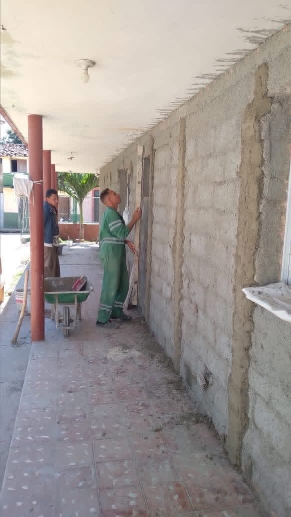 Casa de 6 habitaciones 4 baños dos cocinas dos garajes y terreno con árboles frutales — foto 6