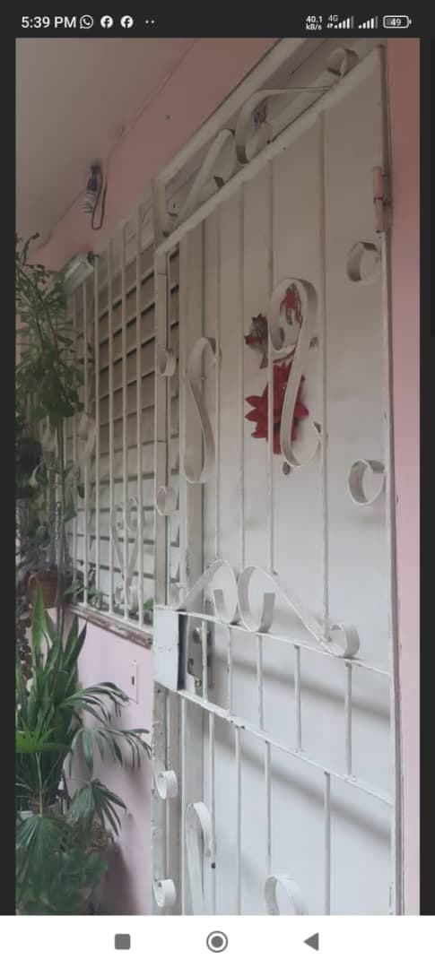 Casa lista Para que tú familia se sienta cómoda con mucha entrada de luz natural y baño inmenso