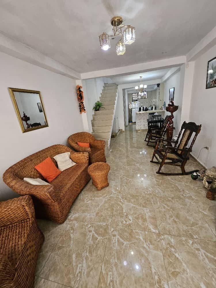 ✔️Se vende 🏡 puerta de calle en Centro Habana