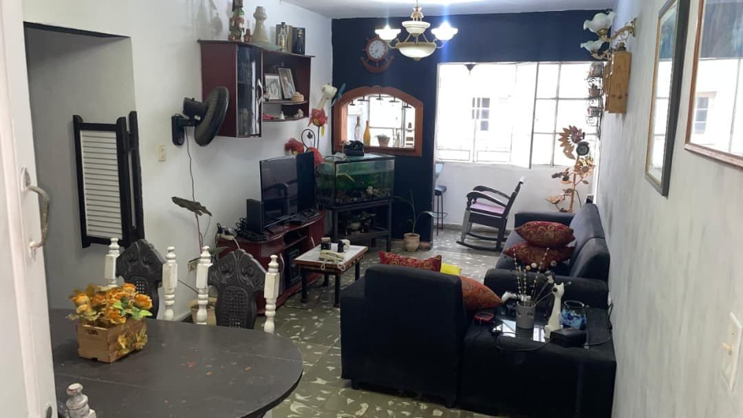 🏠 Apartamento en venta – 📍Centro Habana (Cayo Hueso)*