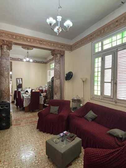 🏡 Casa en Venta con Garaje – Vedado, La Habana