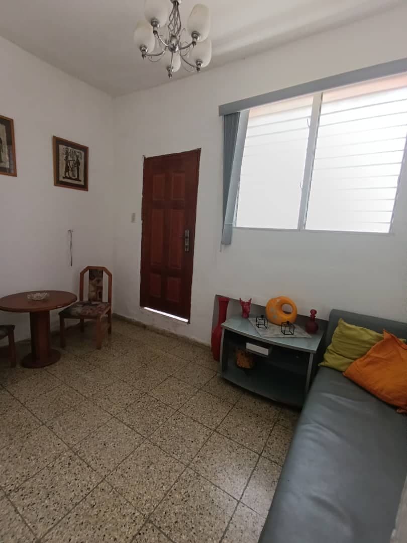 Casa de 3 plantas en El Cerro, La Habana - 25,000 USD