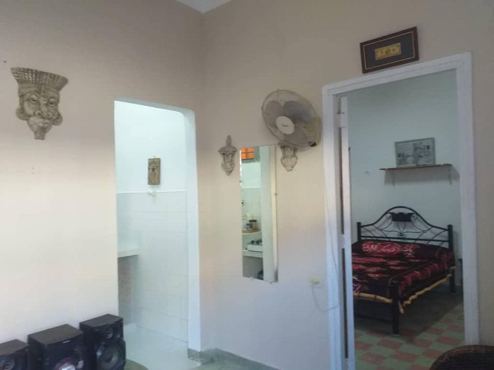 APTO ‼️‼️‼️‼️‼️en venta en Centro Habana🏡a dos cuadras de la tienda ⛺️ de Carlos 3️⃣no se va mucho la corriente 🔋