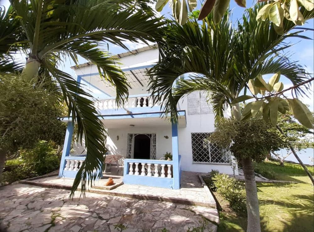 🏝️ OPORTUNIDAD ÚNICA – Venta de Propiedad en Bahía Cabaña