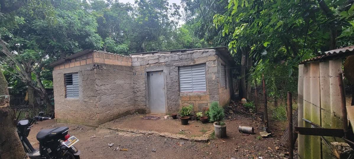 Casa con negocio de galletera panadería en Camagüey
