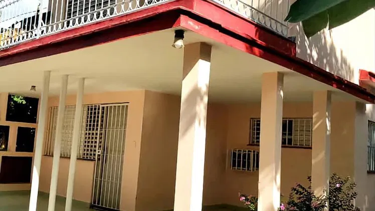 Casa independiente de dos plantas en San Agustín, La Lisa, Boyeros