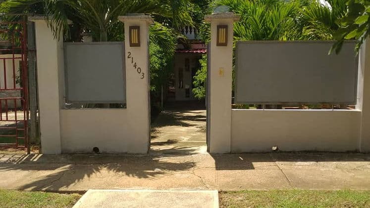 Biplanta en Atabey, Playa - 3 hab, 415 m² - $85,000 USD