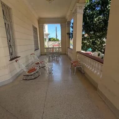 Casa de esquina en Playa Kholy, La Habana - 350,000 USD