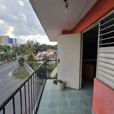 Apartamento 2 habitaciones con balcón en Reparto Kholy, Plaza, La Habana