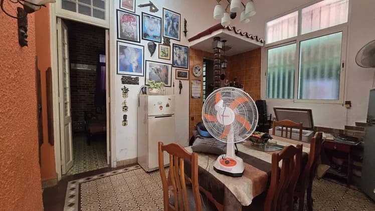 Casa independiente en Vedado, La Habana - 4 habitaciones, garaje y jardín — foto 15