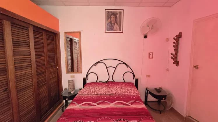 Casa independiente en Vedado, La Habana - 4 habitaciones, garaje y jardín — foto 19