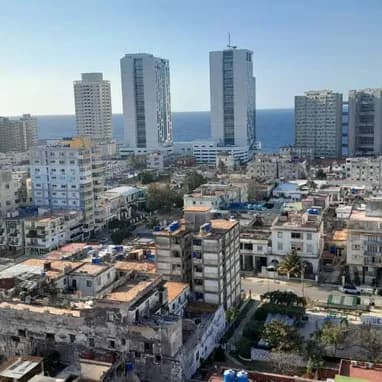 Apartamento en Vedado con vistas al mar, 135 mil USD