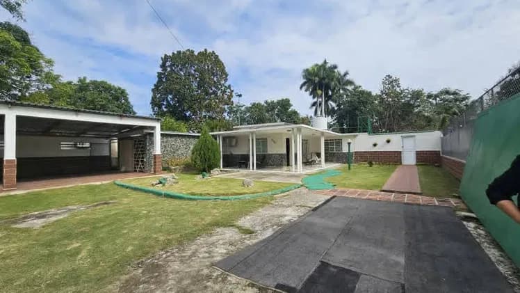 Hermosa finca en Boyeros, La Habana - 150,000 USD — foto 16